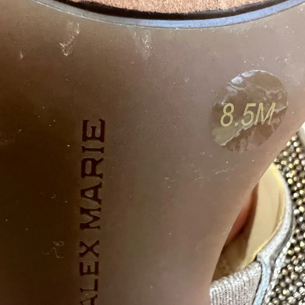 ALEX MARIE Gold Sparkly Sequin Open Toe Kitten Heels Women’s 8.5 NWOT - Picture 7 of 8